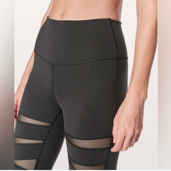 Lululemon size 8 Wunder Under mesh leggings. - Picture 2 of 11